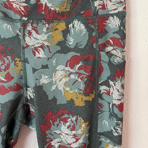 Pro‎ Player Dark Forest Roses Leggings Size S - Picture 3 of 9